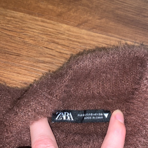 Zara Crop Top - Picture 2 of 3